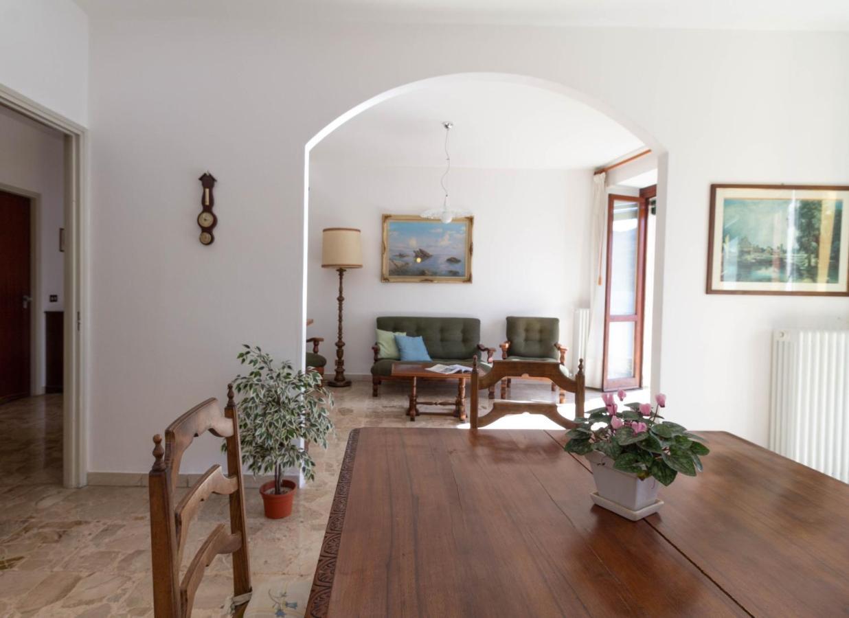 Mamma Ciccia Holiday Home - Lake Front Apartment Mandello del Lario Luaran gambar