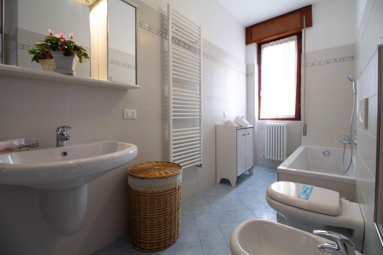 Mamma Ciccia Holiday Home - Lake Front Apartment Mandello del Lario Luaran gambar
